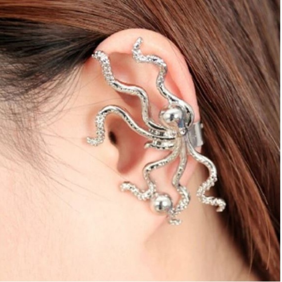 Host Pick 5/$24 One Octopus Ear Cuff - Picture 2 of 8